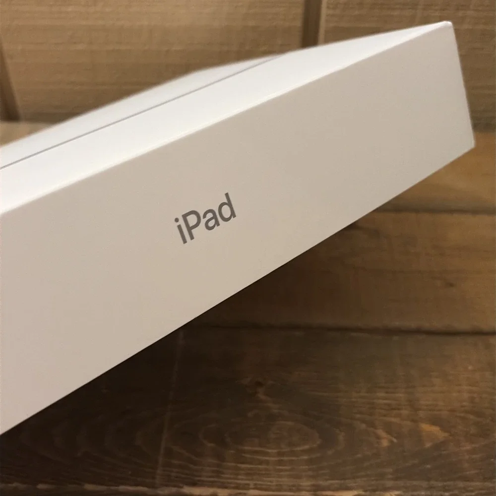 iPad 9th Generation Wi-Fi 64GB Space Gray (EMPTY BOX ONLY)